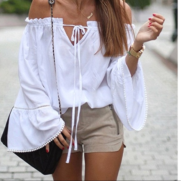Beautiful women off shoulder blouse - Picture 4 of 5